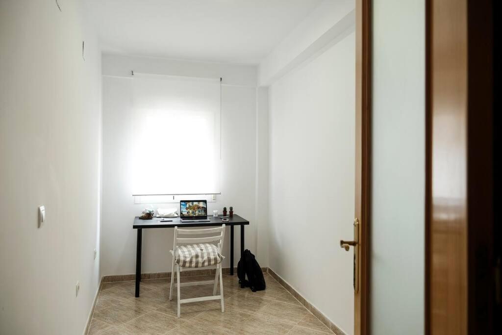 Apartamento A 100M Del Ayuntamiento Huelva Dış mekan fotoğraf